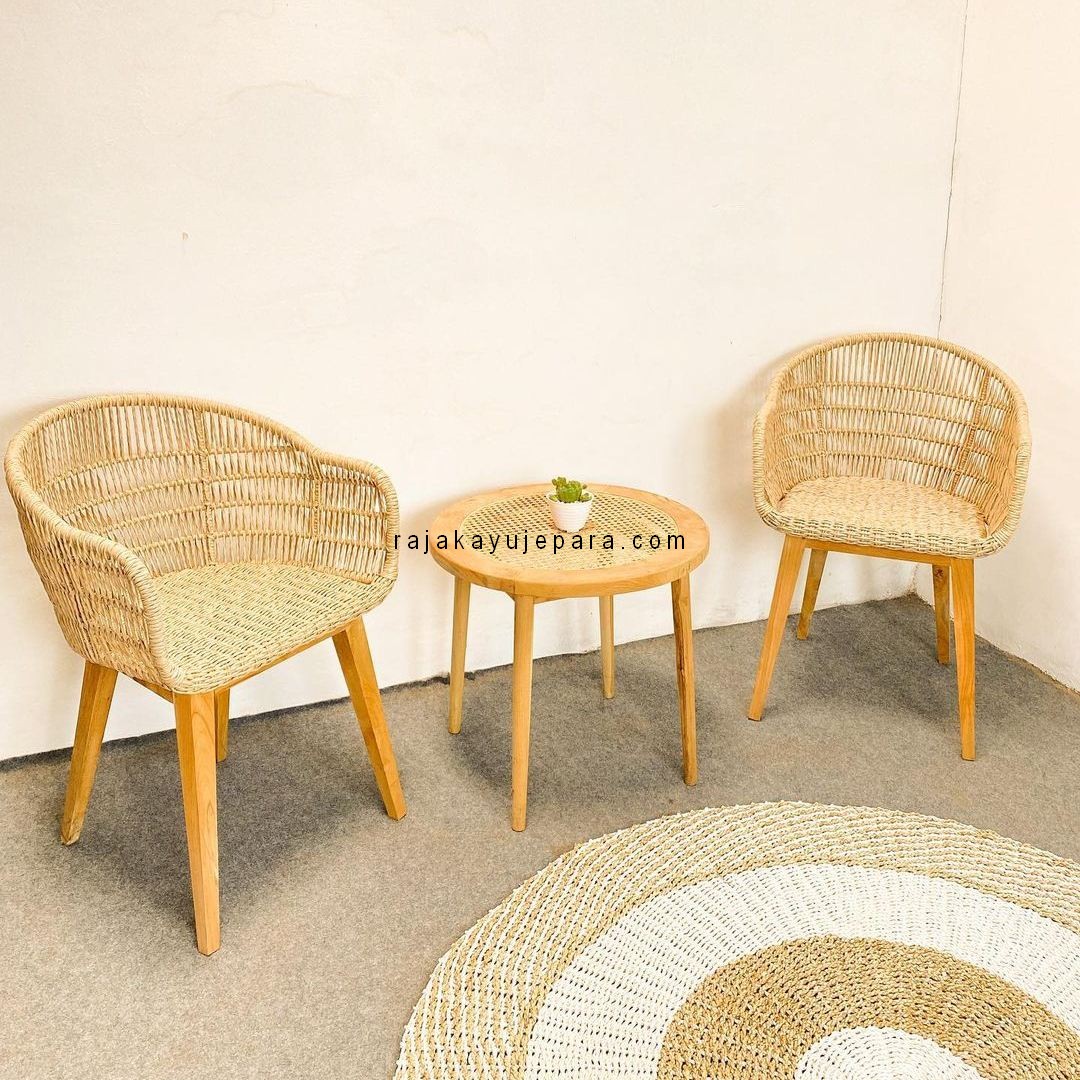 Inspirasi Set Kursi Teras Minimalis Kayu Jati Kombinasi Rotan RKJ-STRS 06 (1) Inspirasi Set Kursi Teras Minimalis Kayu Jati Kombinasi Rotan RKJ-STRS 06 - Image 1