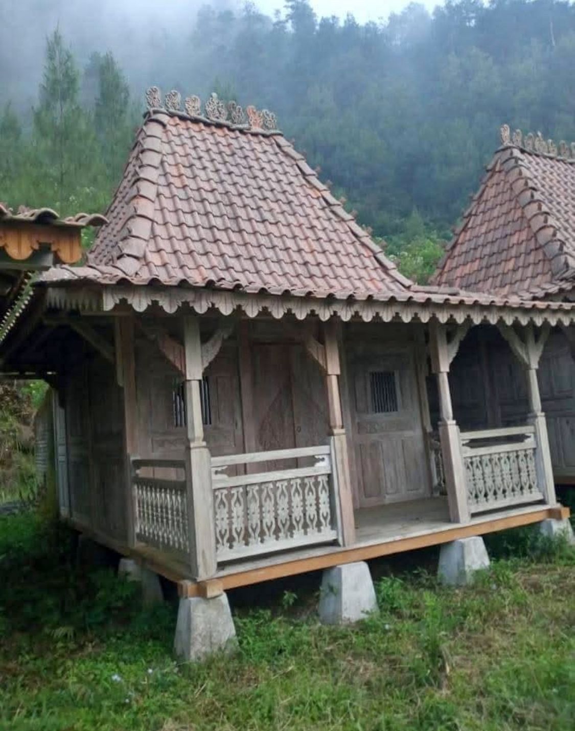 WhatsApp Image 2025-11-26 at 21.58.31 Rumah Joglo Kayu Jati Model Gladak - Image 1