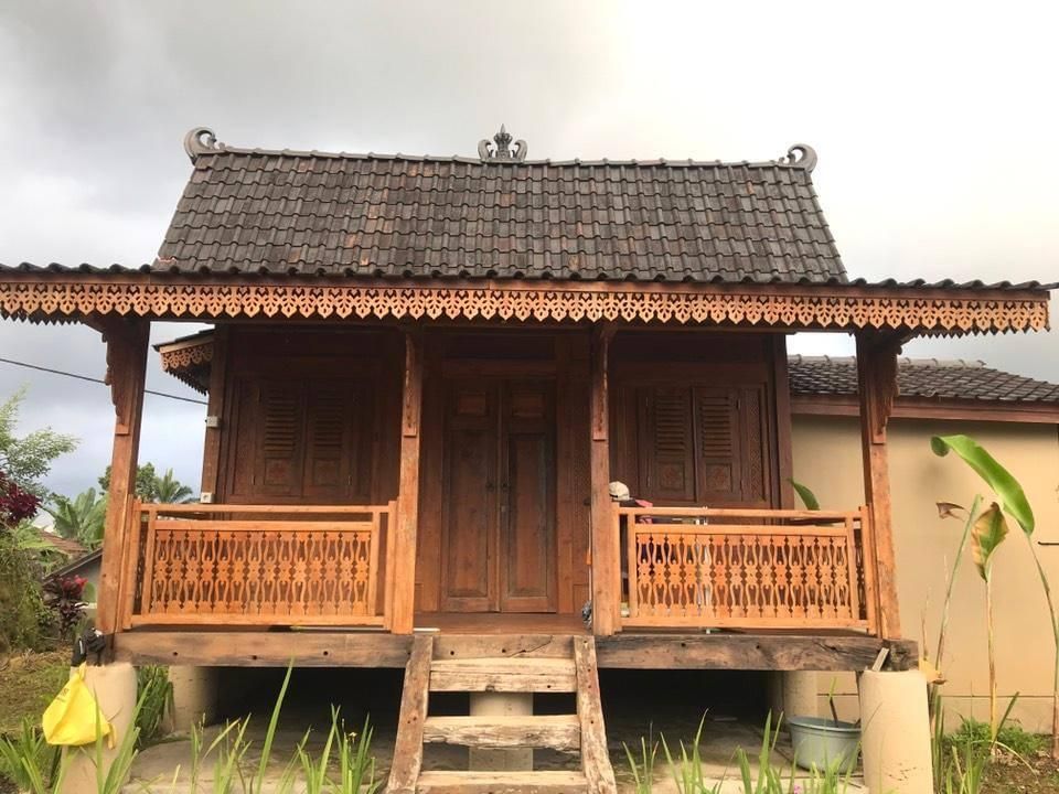 e1213ede84c465b4c8495f8107ca22f6 Rumah Joglo Gladak Kayu Jati Premium Cocok untuk Villa - Image 1